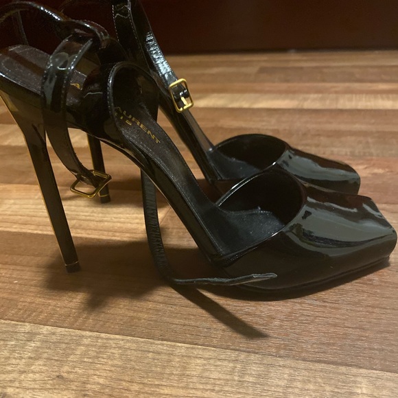 ****GENTLY USED Patent Leather Edie Heeled Sandals - Picture 4 of 8